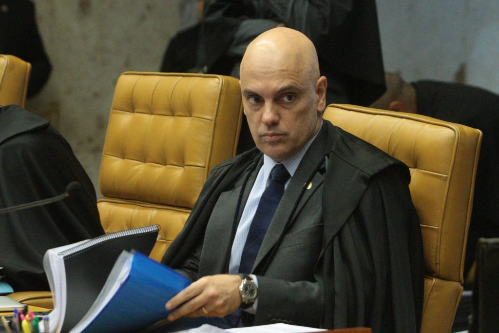 No STF, Moraes autoriza abertura de investigação sobre atos antidemocráticos que pedem golpe militar e volta do AI-5