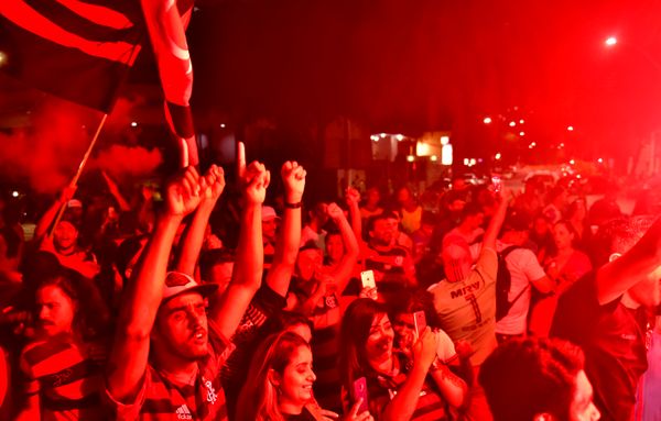 Três jogadores do Flamengo têm Covid-19 e 10% dos funcionários do futebol e familiares estão contaminados