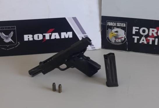 Suspeito ameaça policiais com arma de fogo e acaba morto