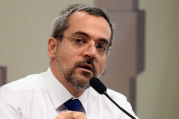 Após chamar ministros do STF de 