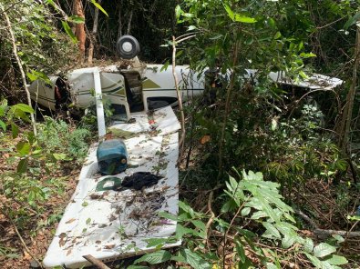 Oficial da PM, advogado e estagiário são presos acusados de roubar avião em MT 