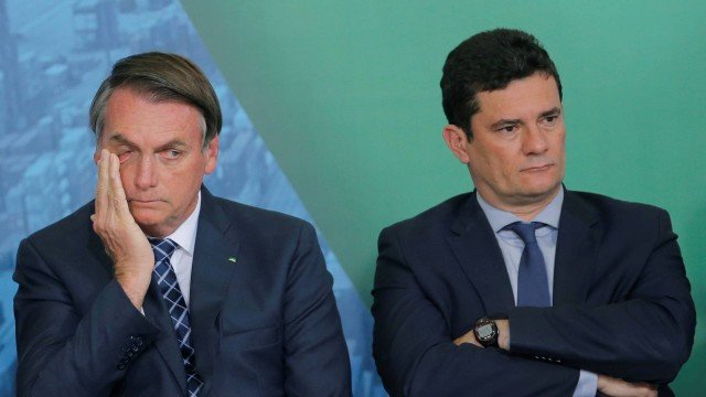 PESQUISA DATAFOLHA: Maioria dos brasileiros acha que Moro fala mais a verdade do que Bolsonaro sobre interferência na PF