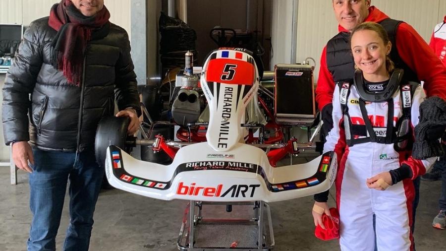 Brasileira é selecionada para buscar vaga na academia de pilotos da Ferrari