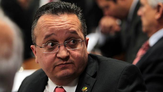 TAQUES NO ISOLAMENTO: Botelho diz que corre risco de ficar sozinho com o governador
