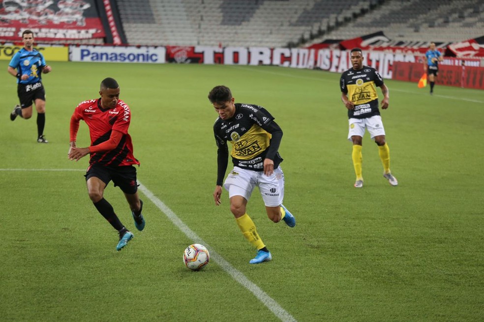 Athletico 5x1 FC Cascavel: assista aos gols do jogo de ida das semifinais do Paranaense