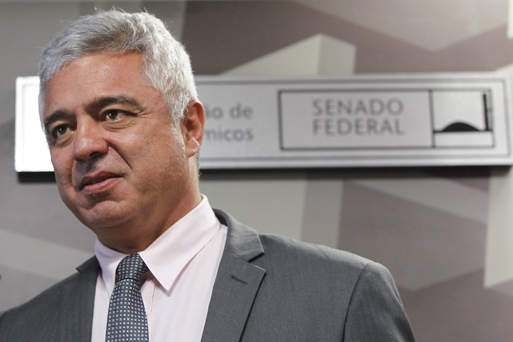 “FARRA POLÍTICA”? Senador diz que parlamentares que se comprometem com apoio estão direcionando os recursos da Covid-19 aos Estados e municípios 