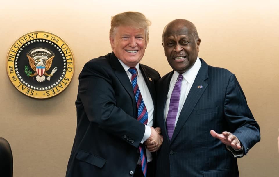 Ex-candidato a presidente dos EUA e apoiador fanático de Trump que recusava uso de máscara morre por covid-19