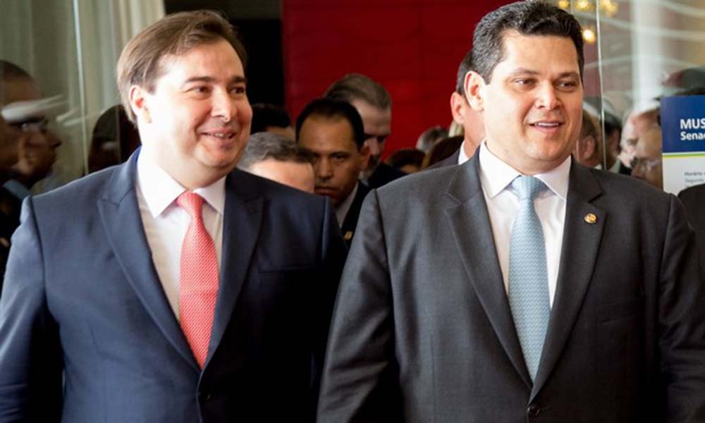 Apagão de comissões dá poder inédito a Maia e Alcolumbre