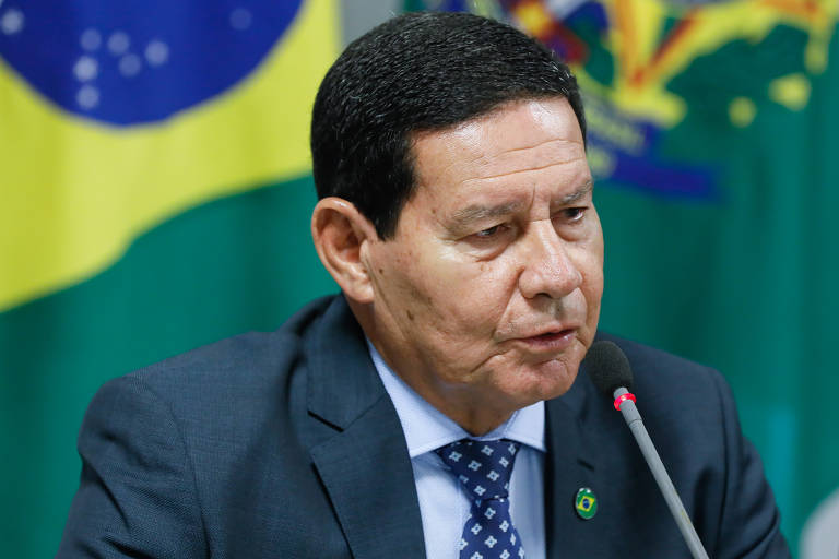 SEM ALINHAMENTO: Mourão exalta chinesa Huawei e diz que 