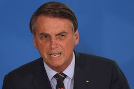 Bolsonaro volta a afirmar na noite desta quinta-feira (17) que o Brasil é o país que mais preserva meio ambiente