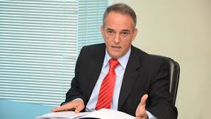 José Carlos do Pátio vistoria nova iluminação pública da cidade; investimento é de R$ 10 milhões