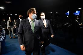 REDES SOCIAIS: Maia e Alcolumbre prestam solidariedade às 150 mil vítimas de covid-19