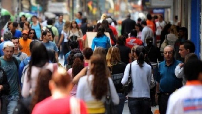 ESTUDO E PESQUISA: Apesar do presidente recuar na compra de vacina contra a Covid-19, Brasil é o segundo país cuja população (mais de 85%) aceita ser imunizada