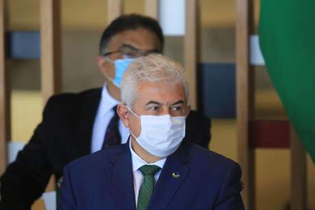 DIVERGIU DE BOLSONARO: Ministro da Ciência diz concordar com vacinação obrigatória