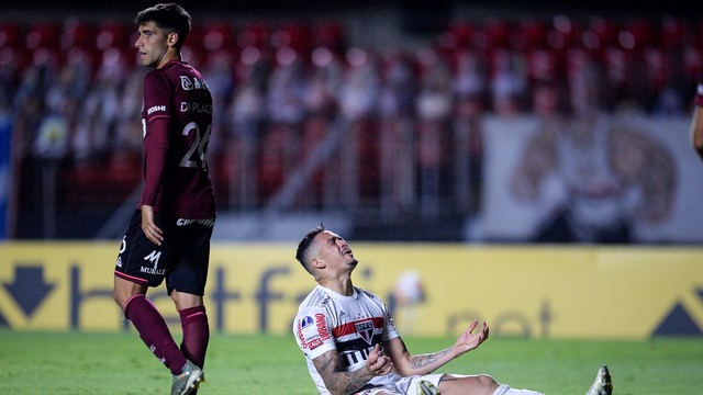 São Paulo vence, mas gol do Lanús nos acréscimos elimina time da Sul-Americana