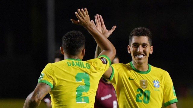 Seleção brasileira joga mal, mas vence a Venezuela com gol de Firmino e segue 100%