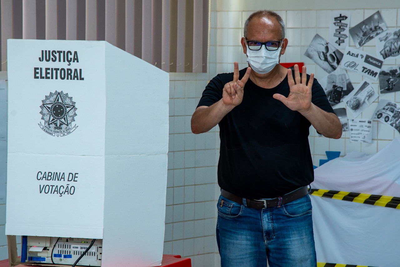 Ao votar, Pátio destaca o bom nível das eleições e diz que pandemia restringiu um maior contato com a população