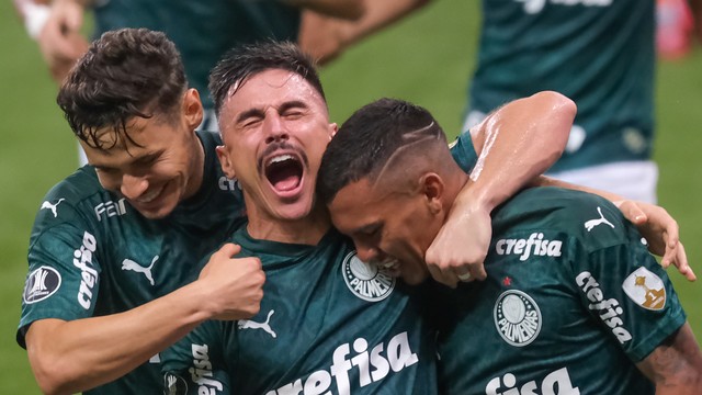 Com brilho de Gabriel Veron, Palmeiras goleia o Delfín e avança para as quartas de finais 