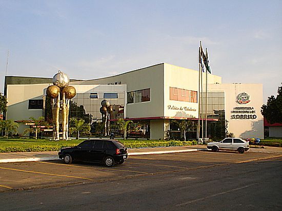 SUSPEITA DE IRREGULARIDADES:  Compra de uniformes por prefeitura é suspensa pelo TCE