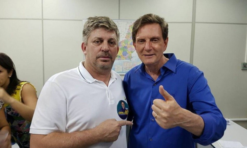 Visto como “bate-pau” do Bispo Marcelo Crivella, delegado Fernando Moraes cobrou propina com coronhadas e arma em punho