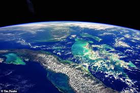 Professor de Harvard afirma em livro: alienígenas passaram perto da Terra em 2017 
