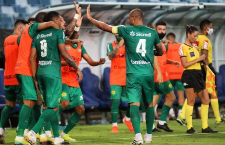 Em duelo direto pelo G-4, Cuiabá vence o Juventude e segue na briga por uma vaga na Série A