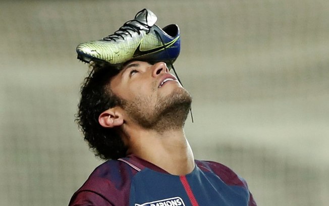  Neymar cogita jogar pelo Real Madrid ou por dois gigantes da Inglaterra, diz jornal