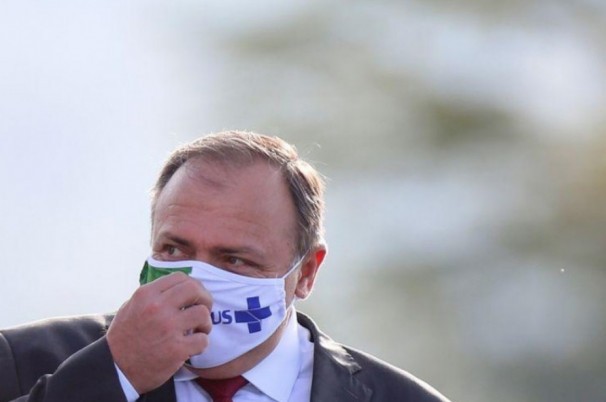 CHEGA DE ENROLAÇÃO!  Com doses se esgotando, governadores e Congresso cobram vacinas de Pazuello