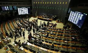 Câmara aprova admissibilidade de projeto que blinda parlamentares