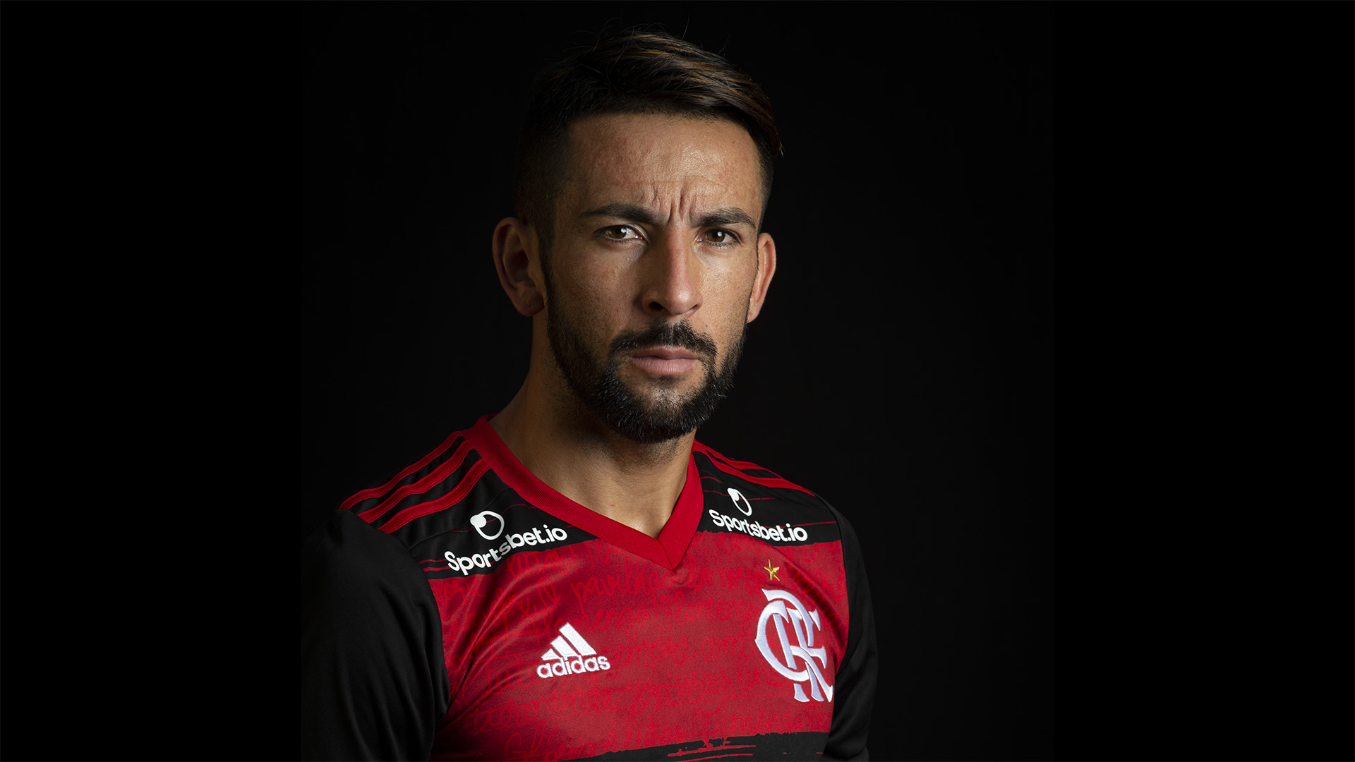 Por questões físicas, Flamengo pede e Isla não é convocado para seleção do Chile