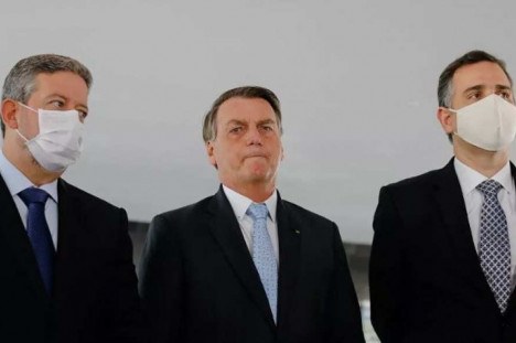 COMBATE À PANDEMIA: Na falta de Bolsonaro, Lira e Pacheco se reúnem com empresários e tomam a frente 