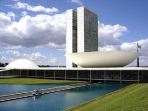 Com o País desacreditado internacionalmente, elite econômica e financeira desiste de Bolsonaro e busca interlocução com o Congresso