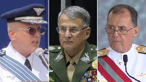 TROCA NOS COMANDOS: Após reunião tensa, três comandantes militares colocam cargos à disposição