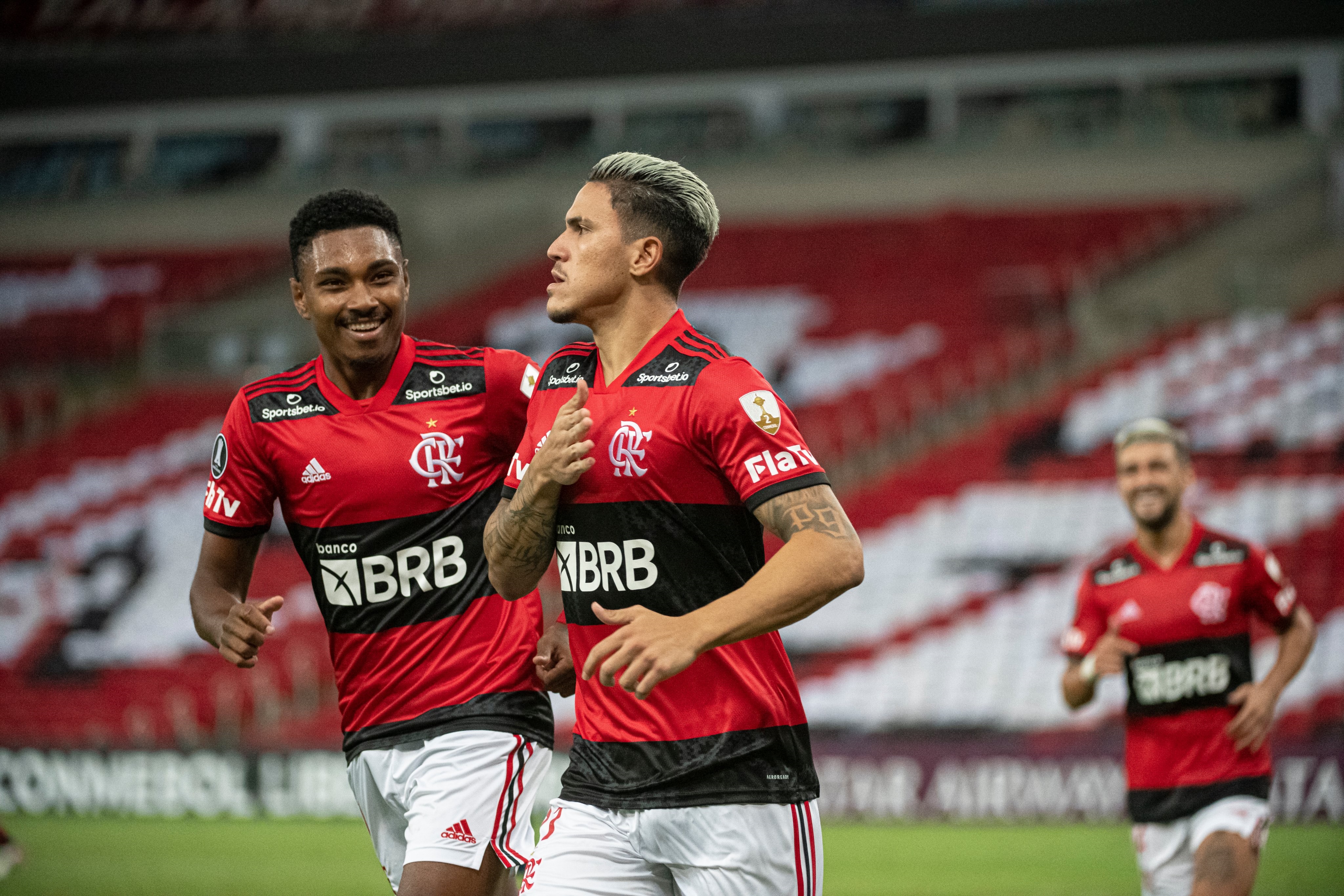 Flamengo goleia La Calera com 2 gols de Gabriel e segue perfeito na Libertadores