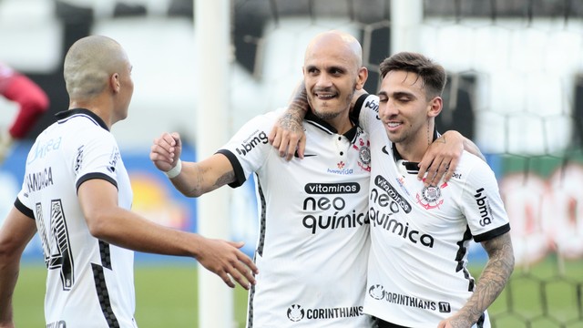 Com veteranos, Corinthians vence, elimina Novorizontino e ajuda Palmeiras