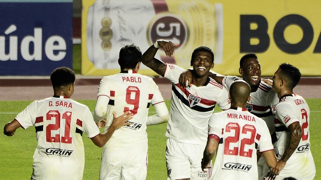 São Paulo passa fácil pelo Mirassol e faz final do Paulista com o Palmeiras