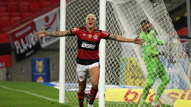 Na estreia do Brasileirão, Flamengo supera Palmeiras no Maracanã e aumenta tabu