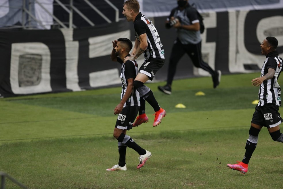 Grêmio leva gol aos 48 minutos do segundo tempo e perde do Ceará na estreia