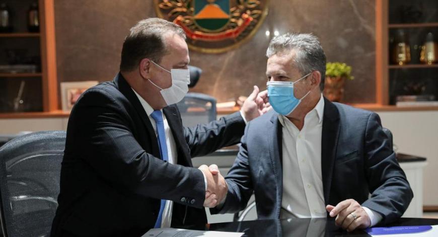 Mauro Mendes viaja à Bolívia e Max Russi assume o governo de MT