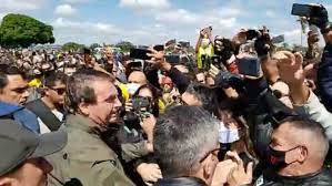 NA CONTRAMÃO: Fachin dá 5 dias a Bolsonaro se explicar sobre falta de máscara em aglomerações