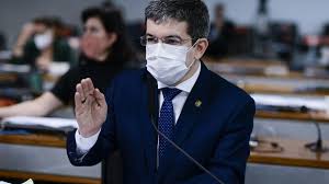 SEM RETORNO: Governo Bolsonaro deixou 53 e-mails da Pfizer sem resposta, diz Randolfe