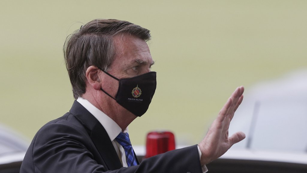 NERVOSO, COMO SEMPRE: Bolsonaro se irrita com questão de frete e termina conversa com representante de caminhoneiros 