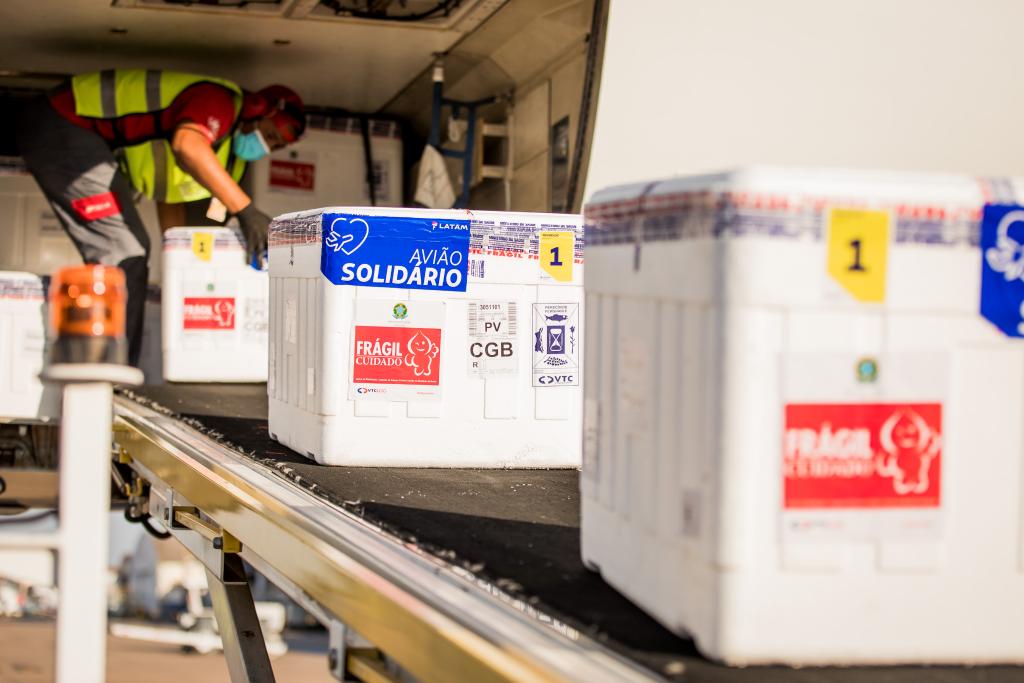 NOVA REMESSA: Mato Grosso recebe 94.390 doses de vacina contra a Covid-19 neste sábado (03)