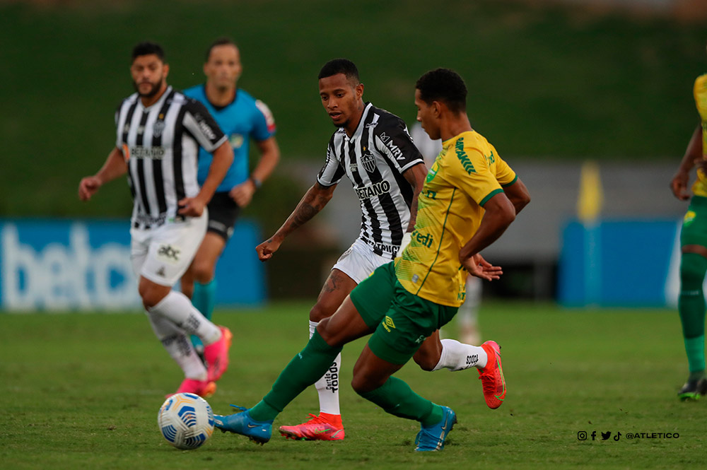 Atlético-MG bate Cuiabá, engata 2ª vitória seguida e entra no G4 do Brasileirão