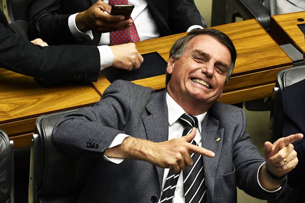  Bolsonaro que já comparou negros quilombolas como animais, critica PGR por denúncia de racismo 