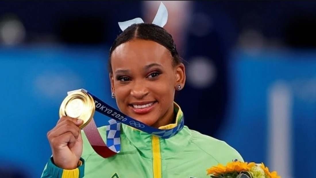MENINA DO BRASIL:  Rebeca Andrade fatura ouro inédito na ginástica feminina