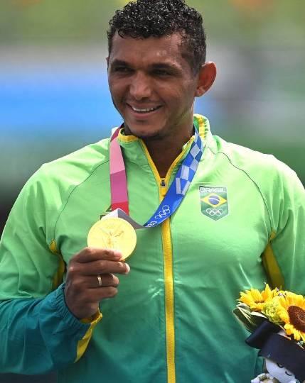  Isaquias é ouro na canoagem e conquista 4ª medalha em Olimpíadas