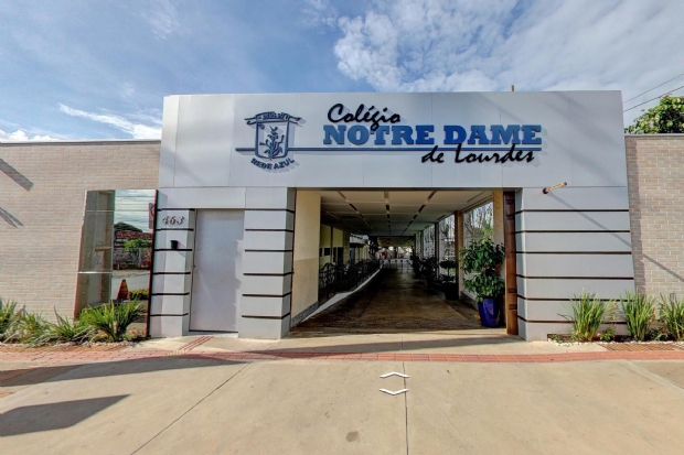 MP investiga escola por suspender professora que criticou Bolsonaro