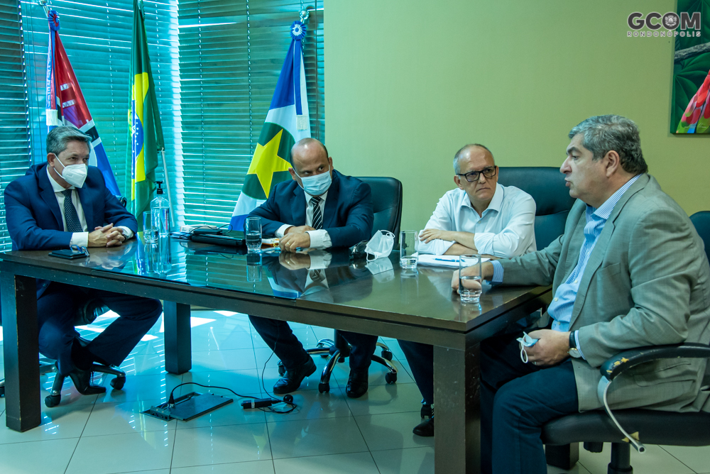TRANSPARÊNCIA: Prefeito de Rondonópolis recepciona presidente do TCE, apresenta auditoria e mostra realidade sobre obras em andamento