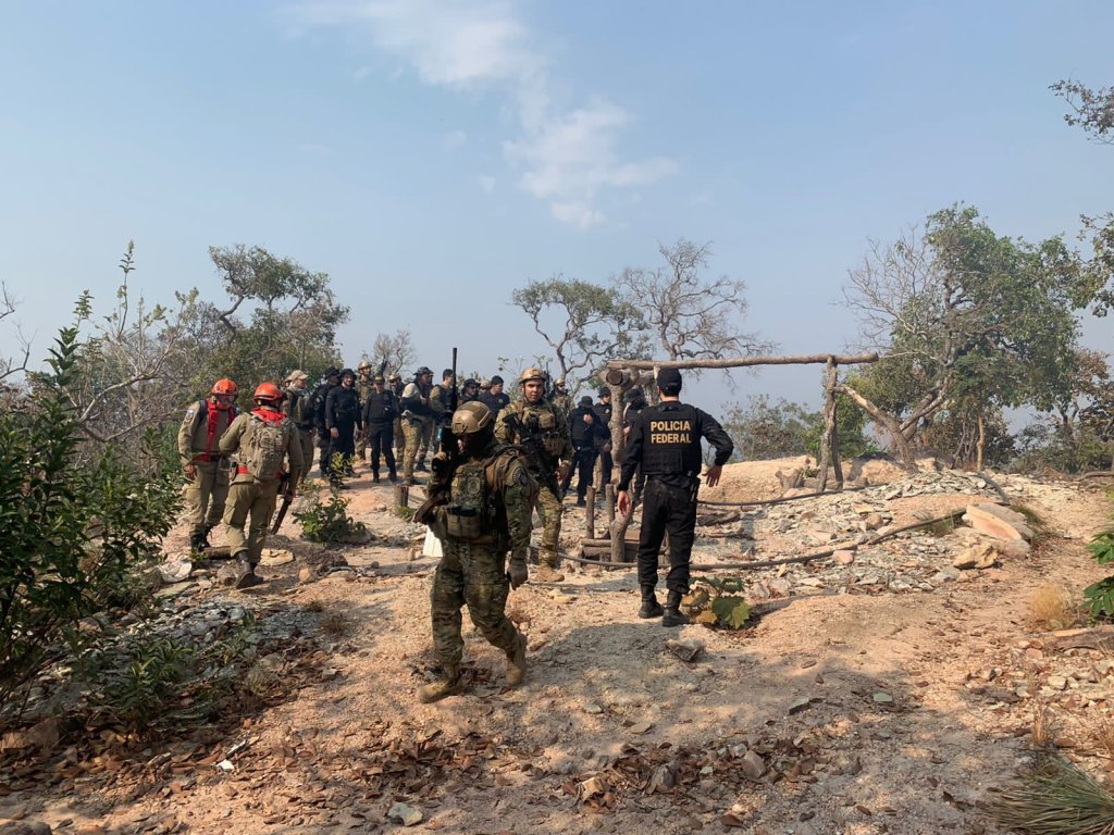 Garimpos ilegais em MT que já tinham sido evacuados voltam a funcionar, e PF faz nova operação para desocupar a área
